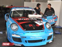 В Баку стартовал парад гоночных машин, участвующих в City Challenge (Фото)